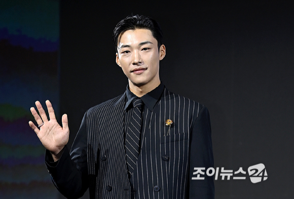 배우 우도환이 15일 서울 강남구 그랜드 인터컨티넨탈 서울 파르나스에서 열린 디즈니+ '메이드 인 코리아' 제작발표회에서 포즈를 취하고 있다. [사진=곽영래 기자]