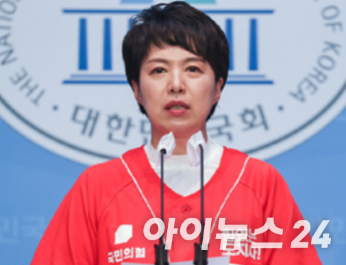 지난 2022년 당시 김은혜 국민의힘 경기도지사 후보가 서울 여의도 국회 소통관에서 사전투표 독려 기자회견을 열고 있다. [사진=아이뉴스포토DB]