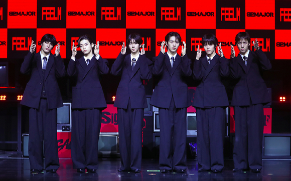 그룹 82메이저가 28일 서울 서대문구 예스24 원더로크홀에서 미니 5집 'FEELM'(필름) 발매 기념 쇼케이스에서 포즈를 취하고 있다. [사진=그레이트엠엔터테인먼트]