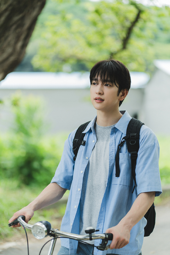 배우 박진영이 JTBC 금요시리즈 '샤이닝'에서 열연하고 있다. [사진=SLL, 카카오엔터테인먼트]