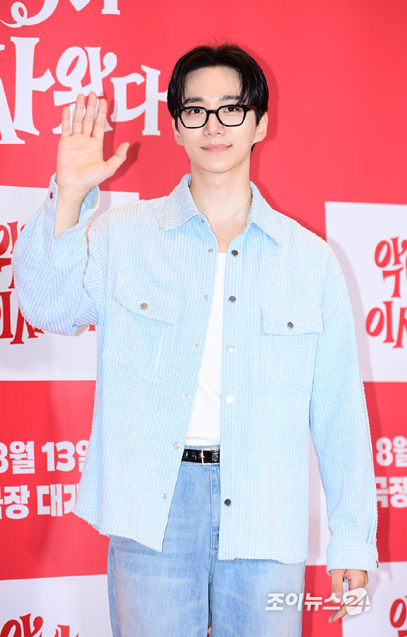 배우 이준호(2PM 준호)가 7일 오후 서울 용산구 CGV용산아이파크몰에서 열린 영화 '악마가 이사왔다'(감독 이상근) VIP 시사회에 참석하고 있다. [사진=정소희 기자]