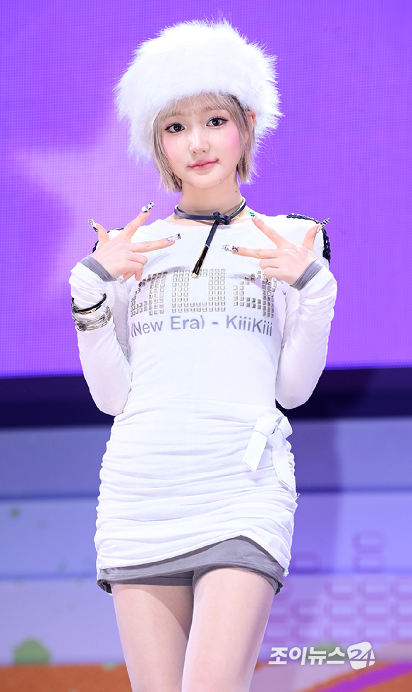 키키 지유가 26일 오후 서울 광진구 광장동 예스24라이브홀에서 열린 그룹 키키(KiiiKiii) 미니 2집 '델룰루 팩(Delulu Pack)' 발매 기념 쇼케이스에 참석하고 있다. [사진=정소희 기자]