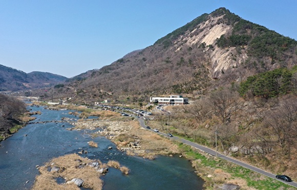 전라북도 순창군의 용궐산 자연휴양림과 하늘길의 모습[사진=순창군청]