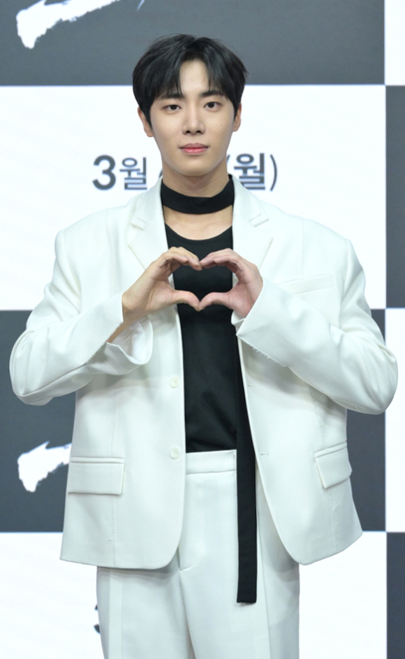 배우 추영우가 6일 온라인으로 진행된 KBS 2TV 새 월화드라마 '오아시스' 제작발표회에 참석하고 있다. [사진=KBS ]