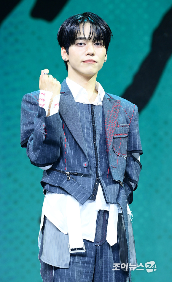 그룹 온앤오프 유토가 17일 서울 마포구 상암동 큐브컨벤션에서 진행된 ONF(온앤오프) 정규 2집 Part.2 'ONF:MY SELF' 쇼케이스에 참석하고 있다. [사진=정소희 기자]