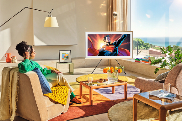 삼성 아트 스토어를 통해 8월 31일까지 슈퍼맨 아트 워크 10점을 만나볼 수 있다. [사진=삼성전자]