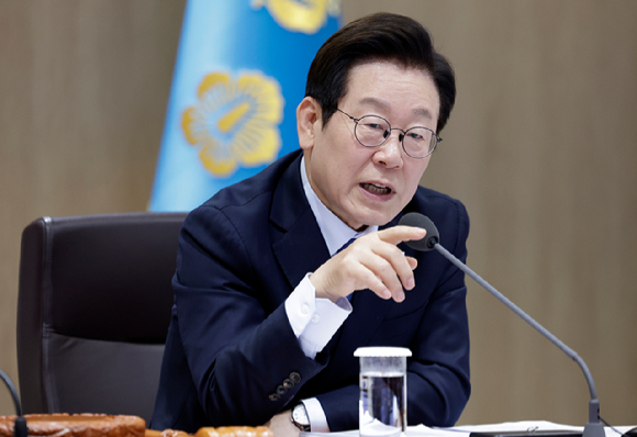 이재명 대통령이 21일 용산 대통령실에서 열린 국무회의에서 발언하고 있다. 2025.10.21 [대통령실통신사진기자단] [사진=연합뉴스]