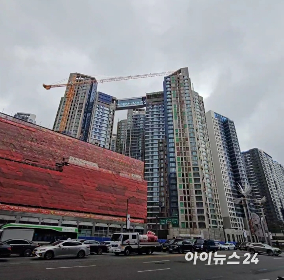 서울 송파구 신천동의 '잠실르엘' 공사 현장. 2025.08.14 [사진=이효정 기자 ]