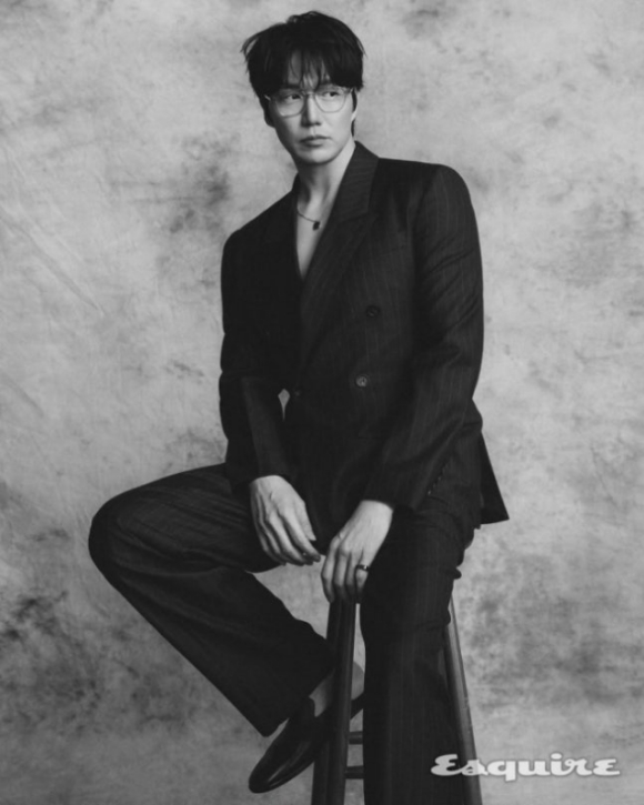 성시경 [사진=에스콰이어]