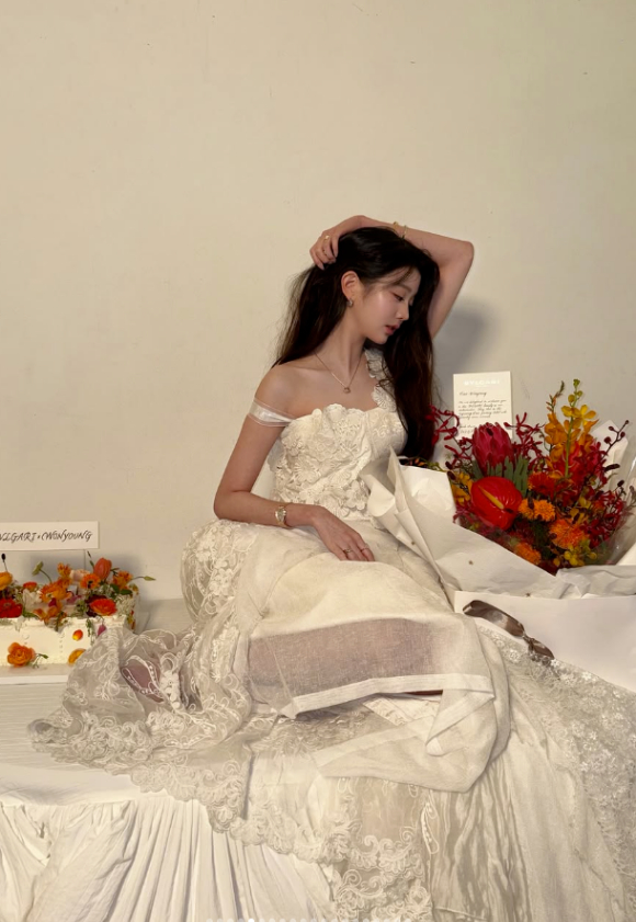 아이브 장원영, 웨딩 드레스가 왜 이렇게 잘 어울려? 시집 가도 되겠네