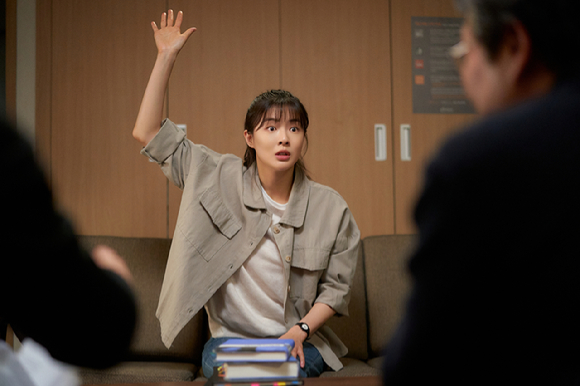 배우 이선빈이 영화 '수능, 출제의 비밀'에서 열연하고 있다. [사진=㈜바이포엠스튜디오]