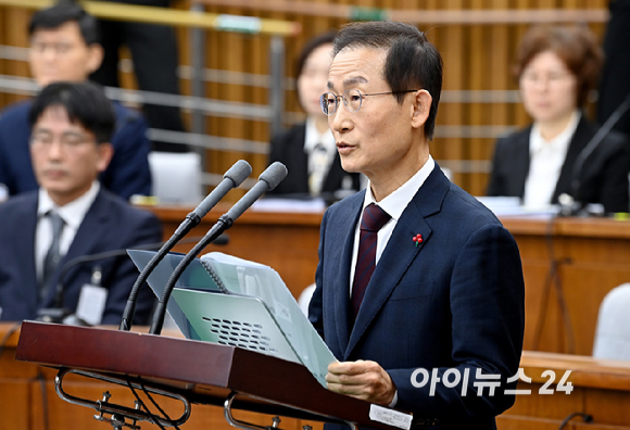 김호철 감사원장 후보자가 29일 서울 여의도 국회에서 열린 인사청문회에서 모두 발언을 하고 있다. [사진=곽영래 기자]