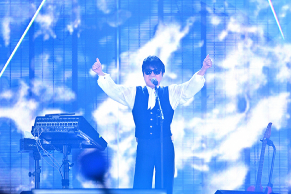 데이식스·아이유→지창욱이 말하는 &apos;가왕&apos; 조용필⋯과거·현재 넘나든 150분