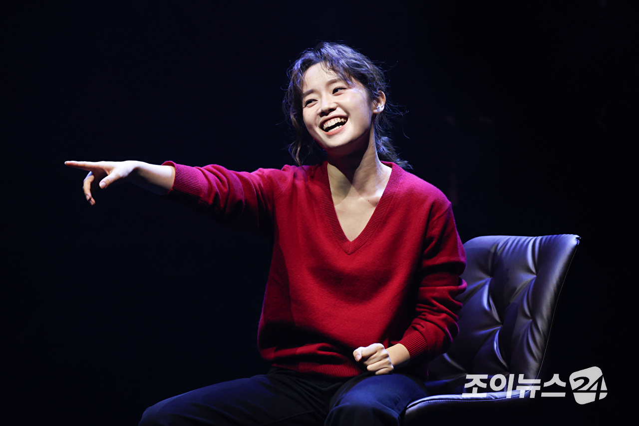 배우 김규남이 23일 오후 서울 종로구 연지동 두산아트센터 연강홀에서 진행된 연극 '플리백' 프레스콜에 참석해 열연을 펼치고 있다. [사진=문수지 기자]