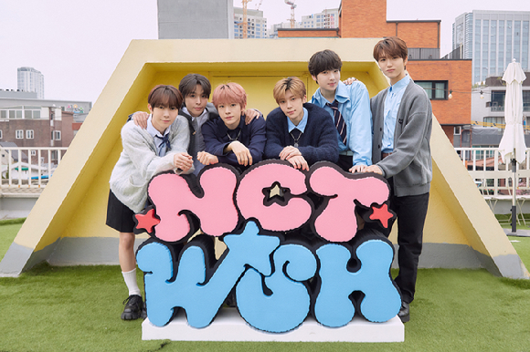 그룹 NCT WISH가 2일 서울 모처에서 진행된 'NCT Wishfull day' 행사에서 포즈를 취하고 있다. [사진=SM엔터테인먼트]