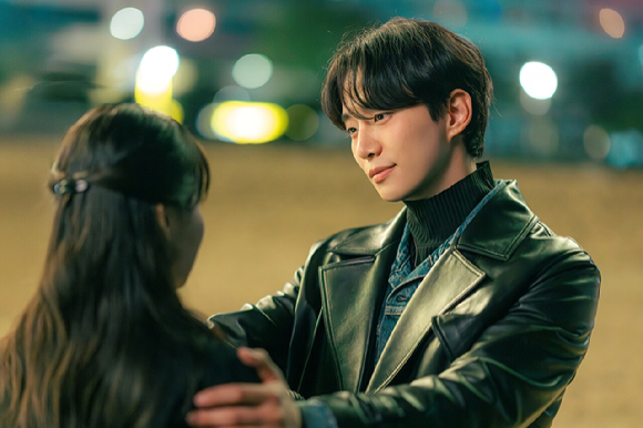 배우 이준호가 tvN 토일드라마 '태풍상사'에서 열연하고 있다. [사진= tvN]