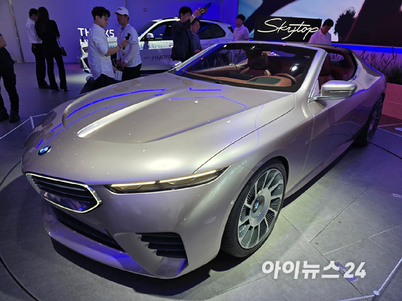 (왼쪽부터)BMW '뉴 2 시리즈', '뉴 1 시리즈'. [사진=김종성 기자]