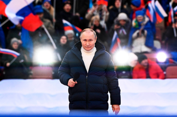 푸틴 대통령은 최근 러시아의 우크라이나 특별 군사작전은 우크라이나 동부 돈바스를 대량학살로부터 해방하기 위한 것이라고 말했다. [사진=모스크바=AP/뉴시스]