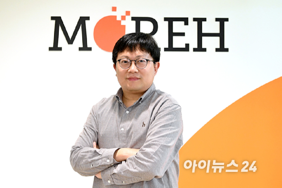 조강원 모레 대표가 24일 서울 강남구 모레 사무실에서 아이뉴스24와 인터뷰를 하고 있다. [사진=곽영래 기자]