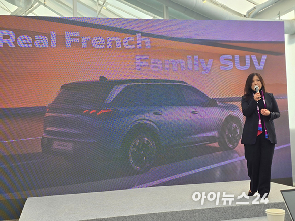 푸조 '올 뉴 5008 스마트 하이브리드'. [사진=김종성 기자]