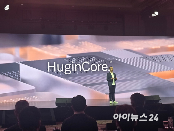 볼보자동차코리아가 1일 인천 인스파이어 리조트에서 'EX90'을 공개하고 있다. [사진=김종성 기자]