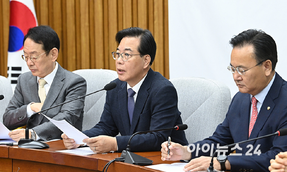 송언석 원내다표가 25일 서울 여의도 국회에서 열린 원내대책회의에서 발언하고 있다. [사진=곽영래 기자]