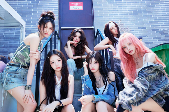 아이브, 오늘(15일) 日 &apos;록 인 재팬 페스티벌&apos; 출격⋯글로벌 축제 접수