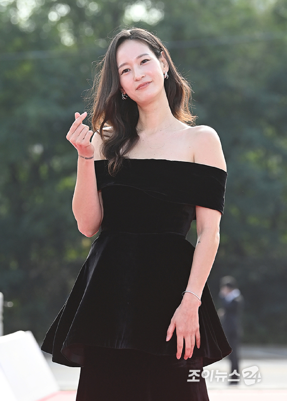 배우 이영진이 2일 오후 서울 여의도 KBS홀에서 열린 '서울드라마어워즈 2025' 레드카펫 행사에 참석하고 있다. [사진=곽영래 기자]