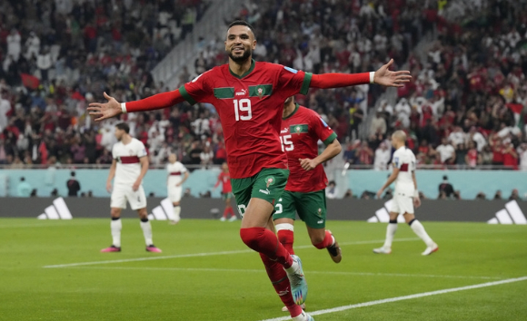 모로코의 유세프 엔 네시리가 11일 11일(한국시간) 카타르 도하의 알투마마 스타디움에서 열린 포르투갈과 2022 국제축구연맹(FIFA) 카타르 월드컵 8강전에서 전반 42분 결승골을 터트리고 기뻐하고 있다. [사진=뉴시스]