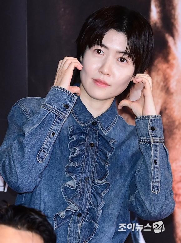 배우 심은경이 21일 서울 송파구 롯데시네마 월드타워에서 열린 영화 '암살자(들)'(감독 허진호) VIP 시사회에 참석하고 있다. [사진=정소희 기자]
