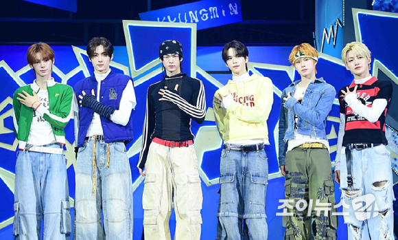 [종합] &quot;맑은 독기, 한계 깨부술 컴백&quot;…교복 벗은 투어스의 새 얼굴