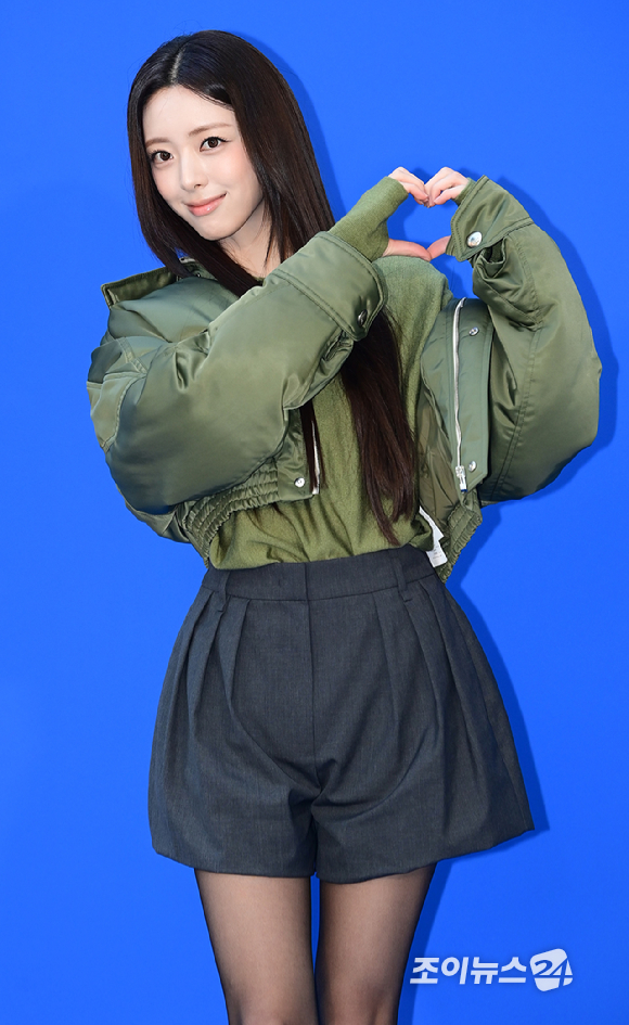 [포토] 있지 유나, 여신 골반 라인 가린 주름 반바지 패션