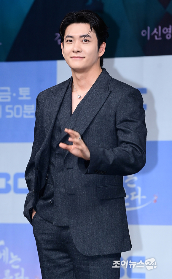 배우 강태오가 30일 오전 서울 마포구 상암동 MBC에서 열린 MBC 새 금토드라마 '이강에는 달이 흐른다' 제작발표회에 참석하고 있다. [사진=정소희 기자]