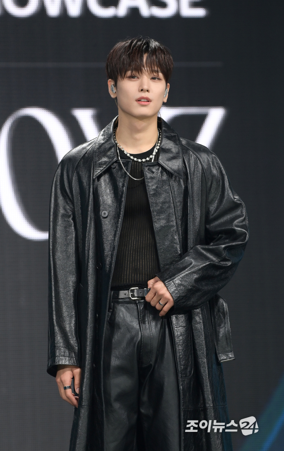[포토]더보이즈 주연, 섹시한 분위기