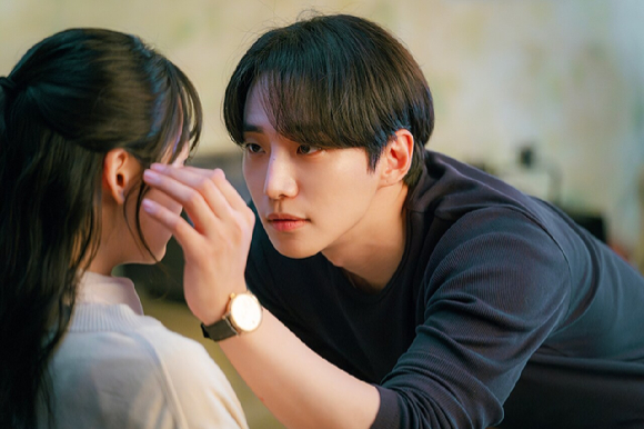 &apos;태풍상사&apos; 이준호, 2주 연속 화제성 1위 올킬⋯로맨스 장인 진가