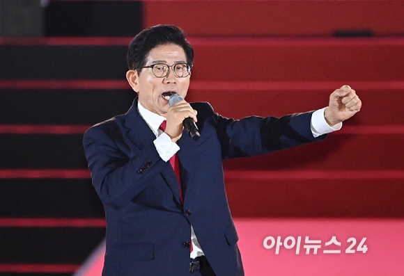 김문수 국민의힘 당 대표 후보가 22일 오후 청주 오스코에서 열린 제6차 전당대회에서 비전 발표를 하고 있다. [사진=곽영래 기자]