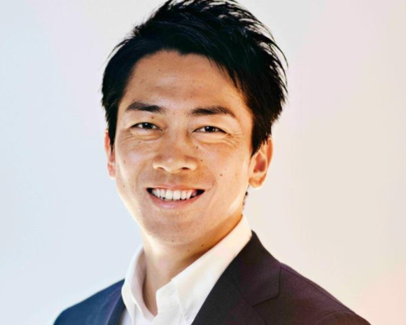 일본 내 쌀값 고공행진이 계속되는 가운데, 고이즈미 신지로 신임 농림수산상이 기존 경쟁 입찰을 폐지하고 대형 소매업체에 비축미를 직접 판매하는 방식을 새롭게 도입했다. [사진=고이즈미 신지로 홈페이지]