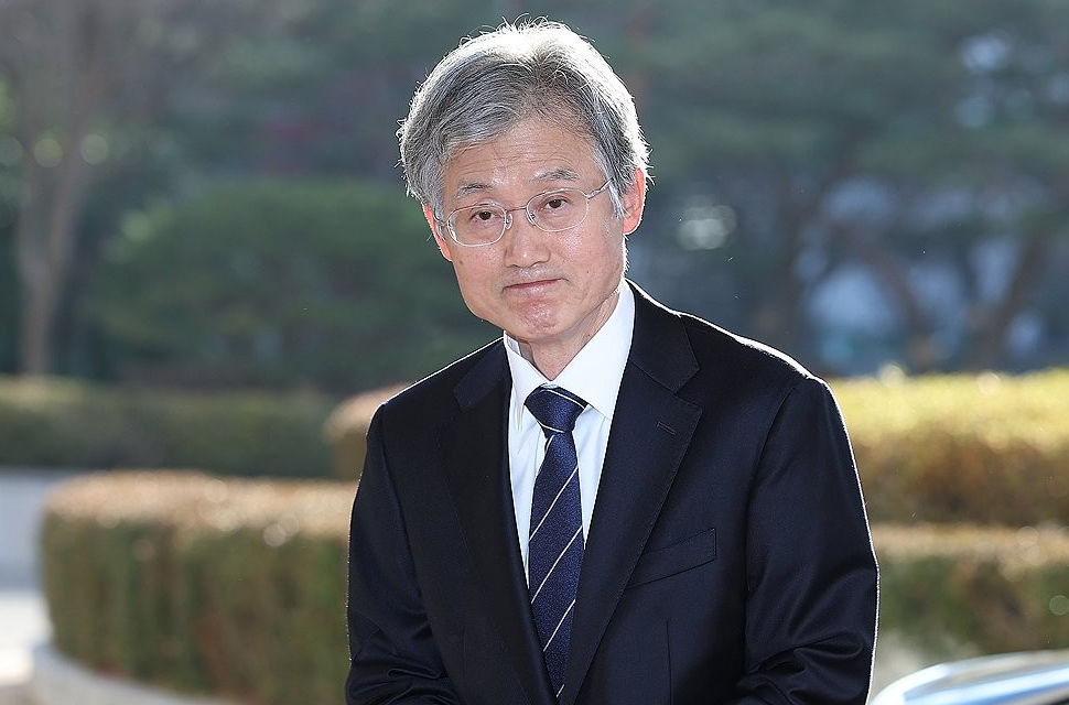 조희대 대법원장이 지난 8일 서울 서초구 대법원으로 출근하고 있다. 2025.12.8 [사진=연합뉴스]