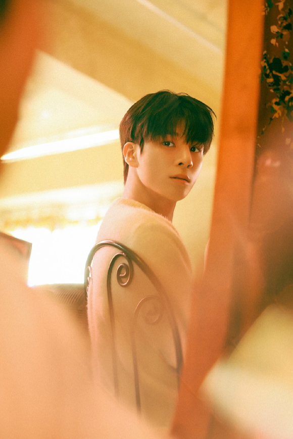 정동원 프로필 사진 [사진=쇼플레이엔터테인먼트]