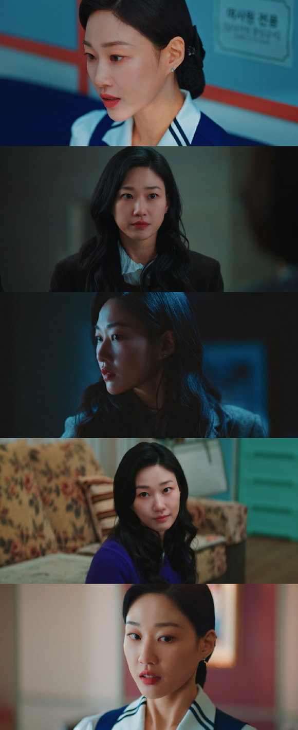 배우 하윤경이 '언더커버 미쓰홍' 종영 인터뷰에 앞서 사진촬영을 하고 있다. [사진=호두앤유엔터테인먼트]