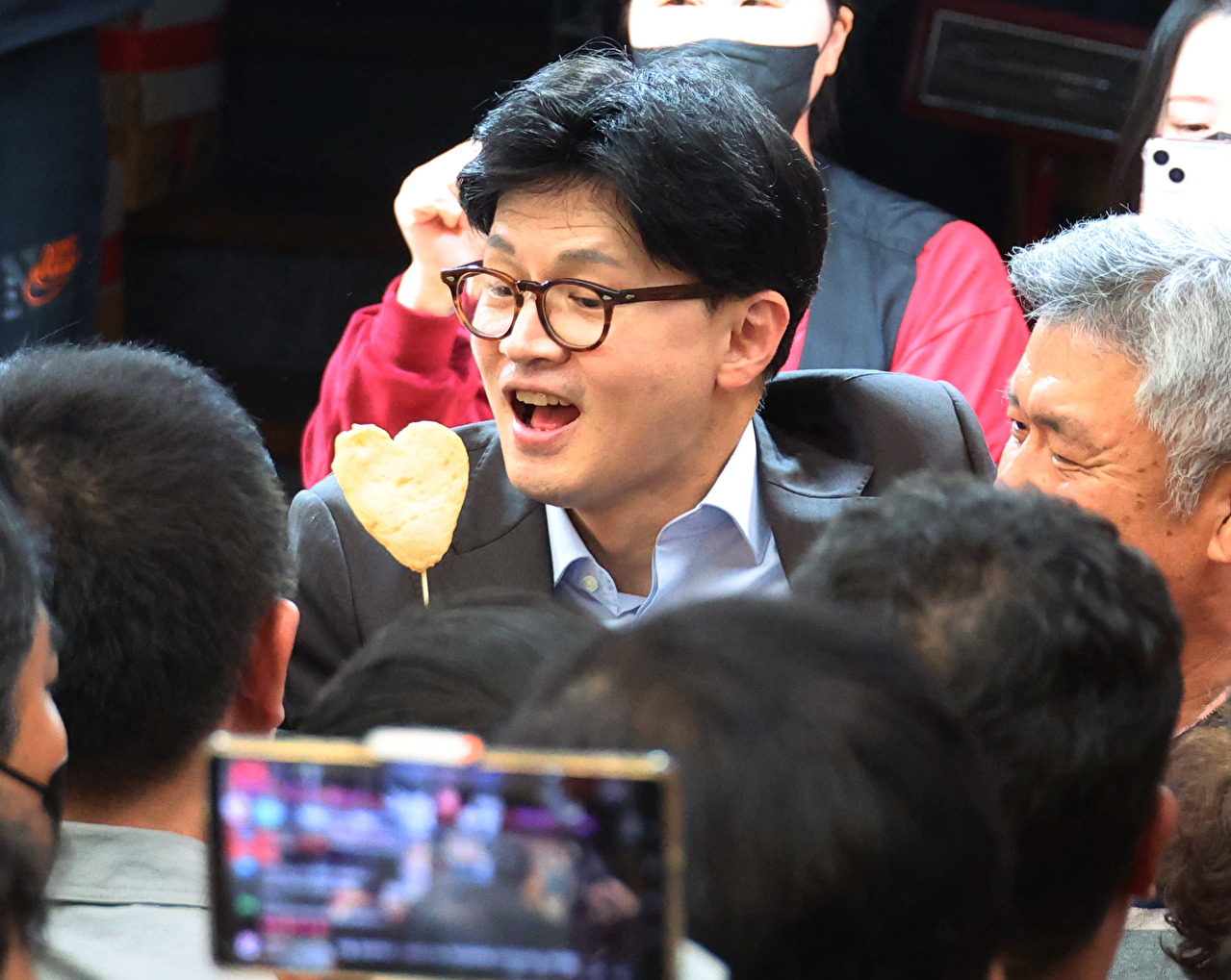 신평 변호사가 지난 2월 26일 서울 명동 YWCA에서 열린 자신의 출판기념회에 참석해 웃고 있다. 2025.2.26 [사진=연합뉴스]