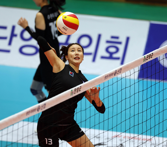 전 흥국생명 미들 블로커 김나희는 실업팀 수원시청으로 유니폼을 바꿔입었다. [사진=발리볼코리아닷컴]