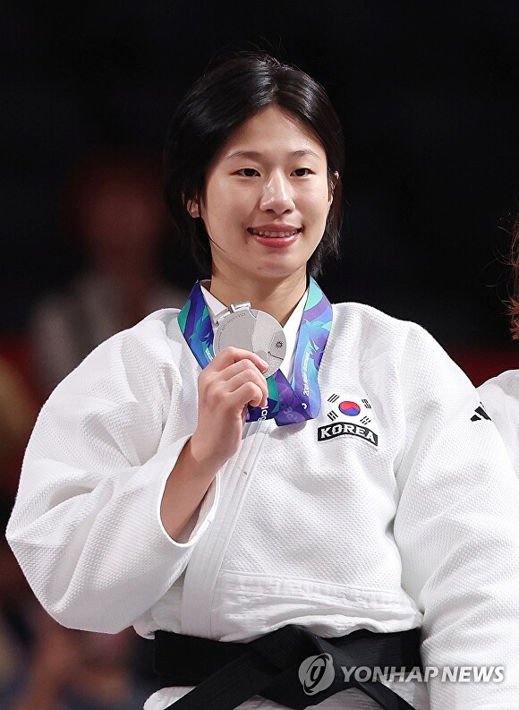 [아시안게임] 한국 유도의 새 얼굴 떴다… 장세윤, 데뷔전서 값진 은메달