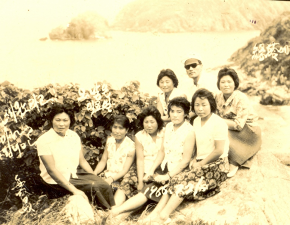1966년 제주해녀들 모습. [사진=경북도]