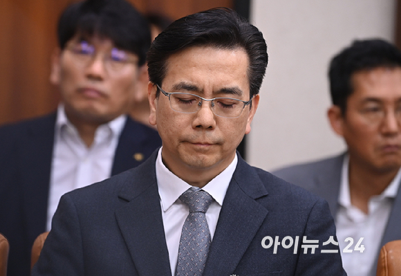 이한우 현대건설 대표이사가 20일 서울 여의도 국회 국토교통위원회에서 열린 GTX-A 삼성역 공사 현장 철근 누락 관련 현안 질의에 참석하고 있다. [사진=곽영래 기자]