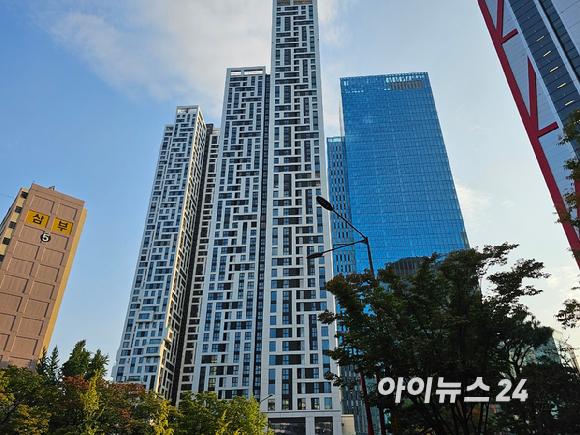 브라이튼 여의도 조중식 서비스. [사진=신영]