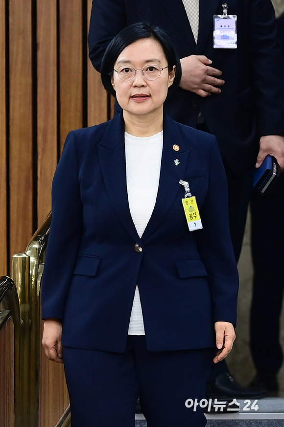 한성숙 국무총리 후보자가 25일 서울 여의도 국회에서 열린 인사청문회에서 출석하고 있다. [사진=정소희 기자]