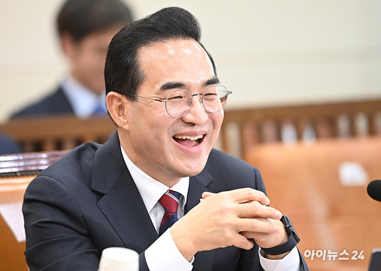 박홍근 기획예산처 장관 후보자가 23일 국회 재정경제기획위원회에서 열린 인사청문회에서 미소를 짓고 있다. [사진=곽영래 기자]