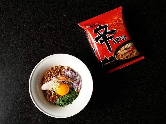 신라면 아부라소바. [사진=농심]