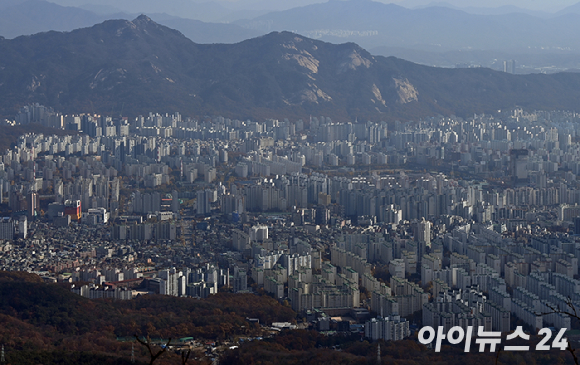 서울 북한산에서 바라본 서울 아파트 전경. [사진=아이뉴스24DB]